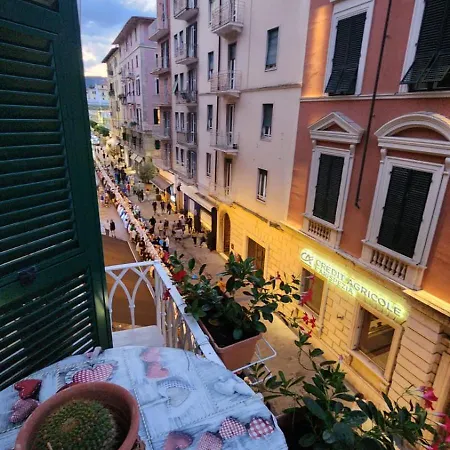 Byron Centro Parco Cinque Terre Apartment La Spezia